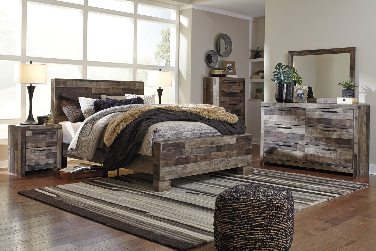 Derekson Panel Bed