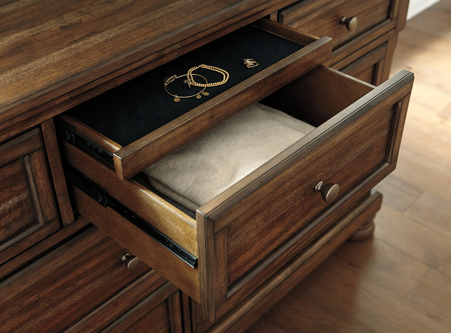Flynnter Sleigh Bed With 2 Storage Drawers With Mirrored Dresser, Chest And Nightstand