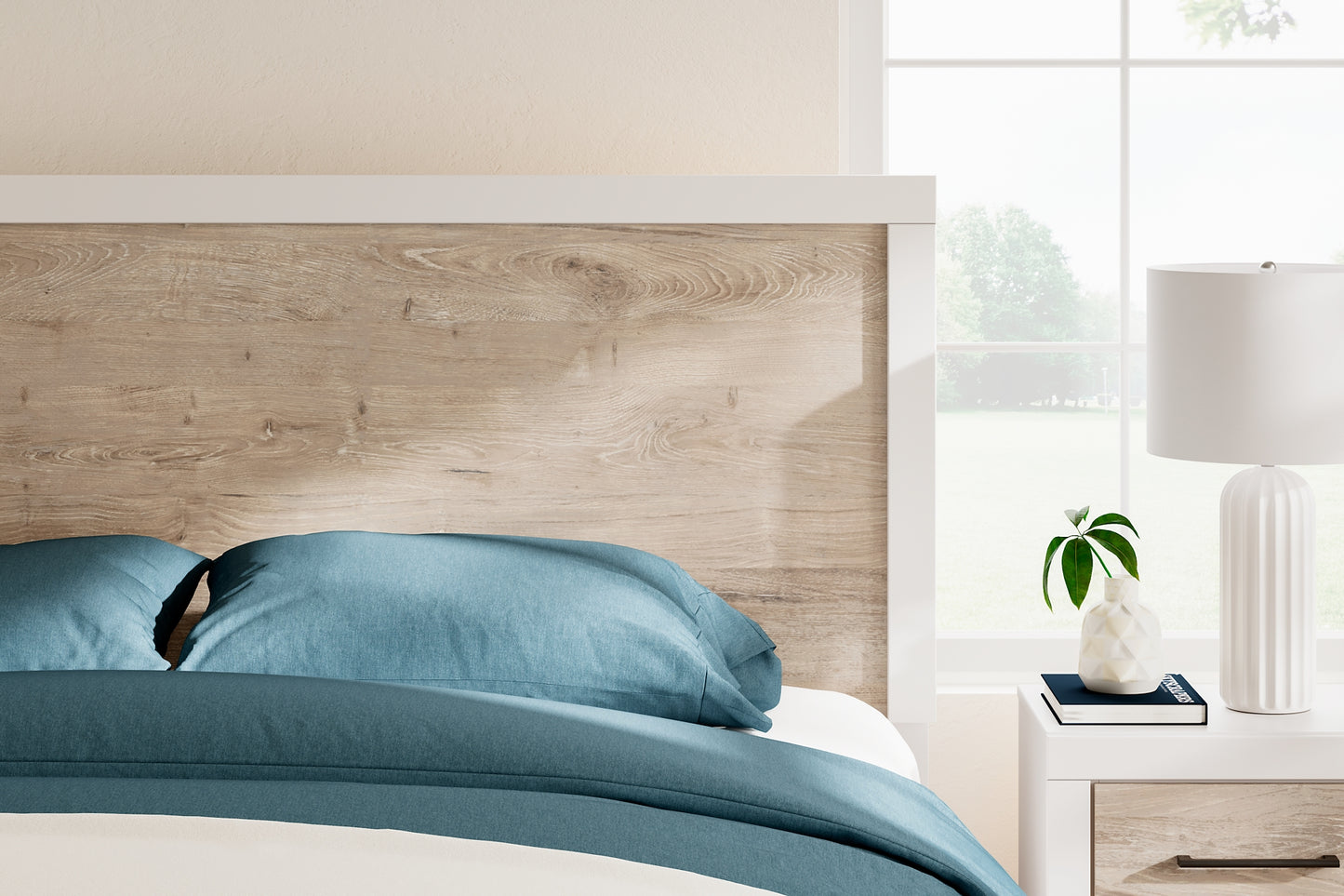 Charbitt Panel Bed
